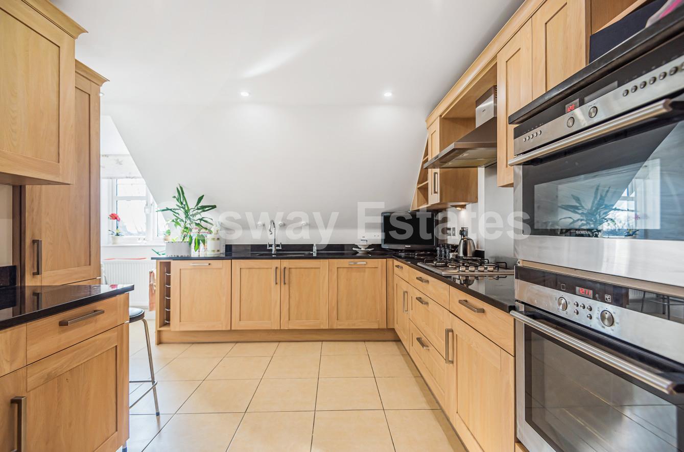 Heathside Court, High Road, Bushey Heath